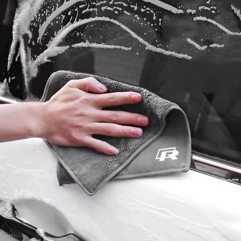 Serviette microfibre voiture